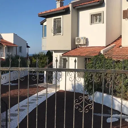 Baran Center Villa Çeşme